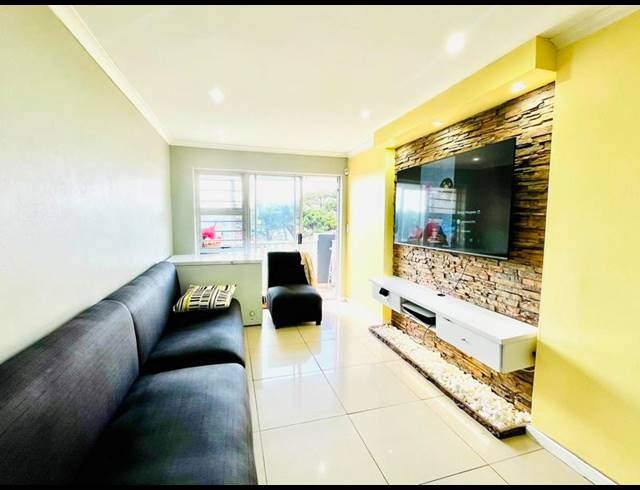 2 BEDROOM APARTMENT FOR SALE IN THORNTON